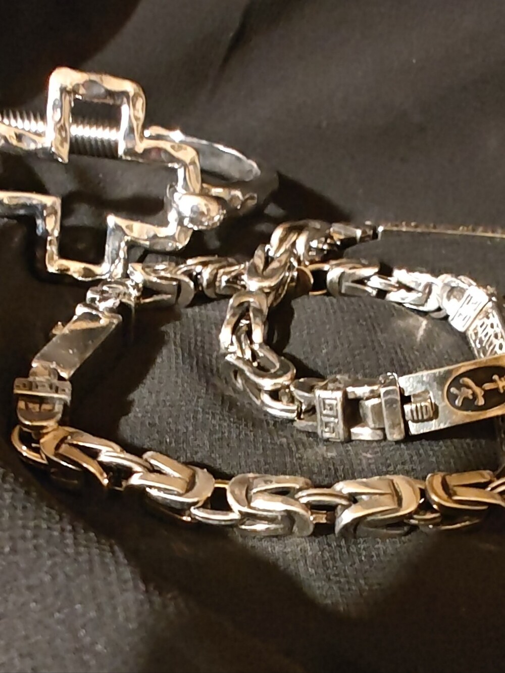 Men's Silver Tone Chain Bracelet - Polished Metallic Finish.